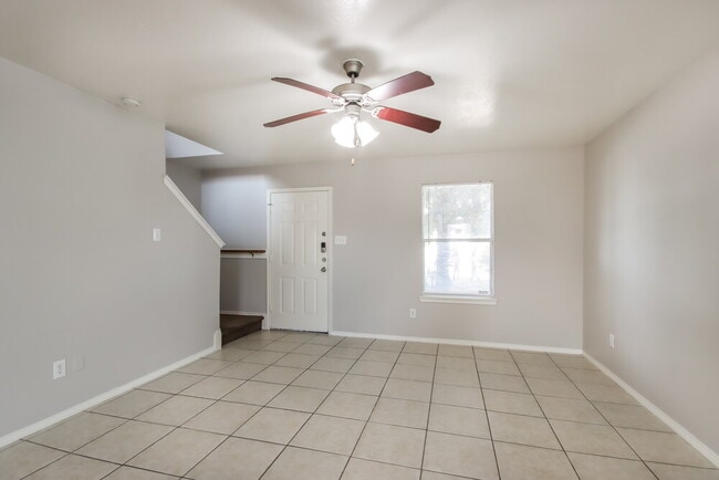 Foto del edificio - 21243 Linden House Ct