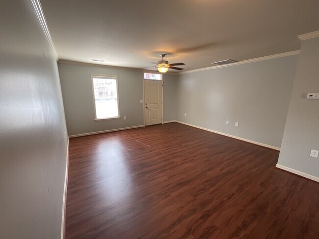 Foto del edificio - 410 Sullivan Loop Rd