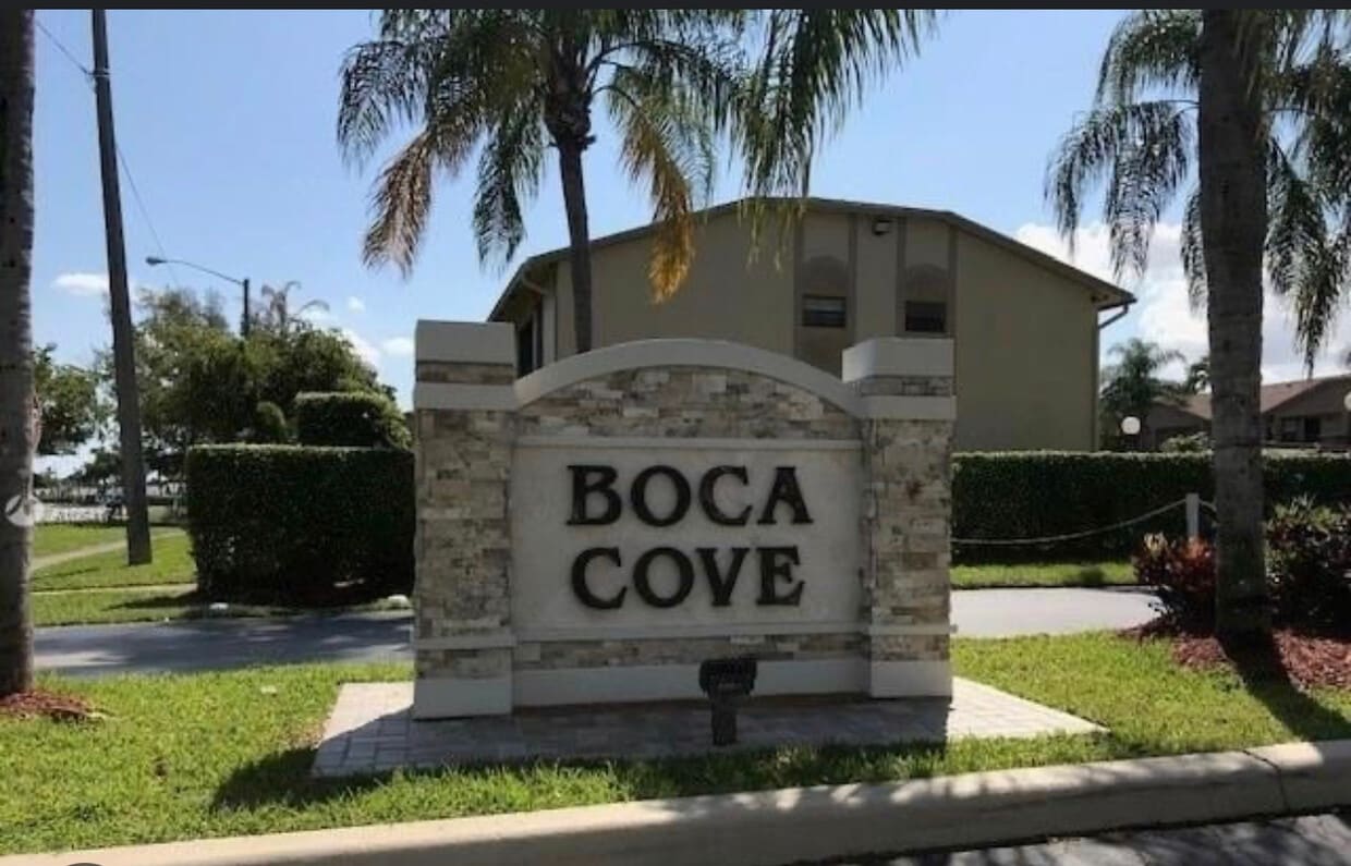 Primary Photo - 9521 Boca Cove Cir