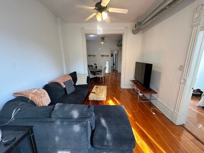 Foto del edificio - 1239 N Noble St