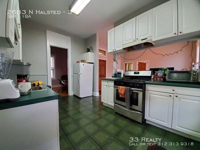 Building Photo - 2683 N Halsted St