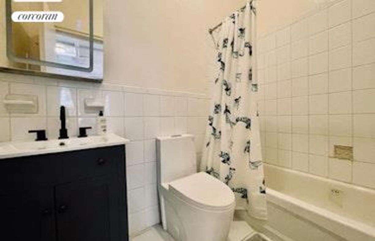 Foto principal - 317 W 108th St