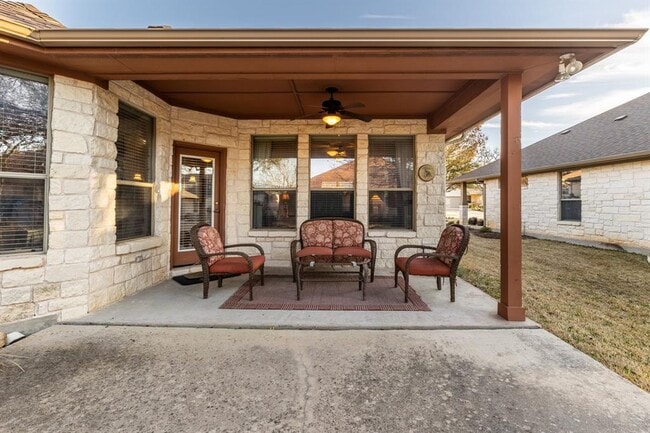 Foto del edificio - 909 Big Thicket St