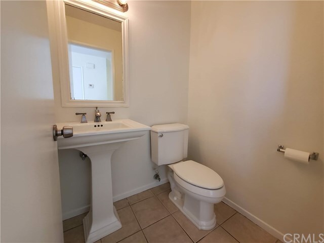 Building Photo - 2029 E Aroma Dr