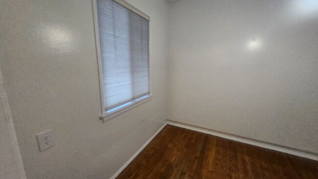 Foto del edificio - 2238 Griffith Park Blvd