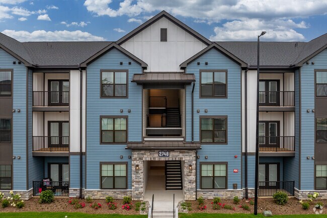 Building Photo - Evolve at Deep River