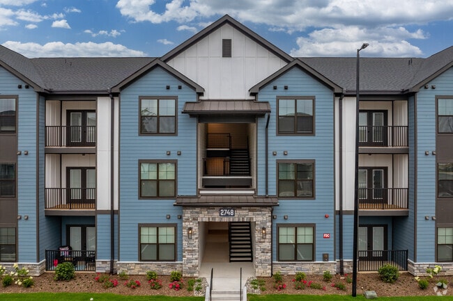 Building Photo - Evolve at Deep River