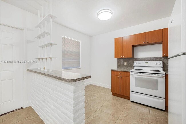 Building Photo - 5740 NW 38th St