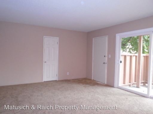 Building Photo - 20652 Park Cir W