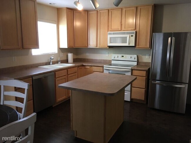 Building Photo - 1720 Fossil Creek Pkwy