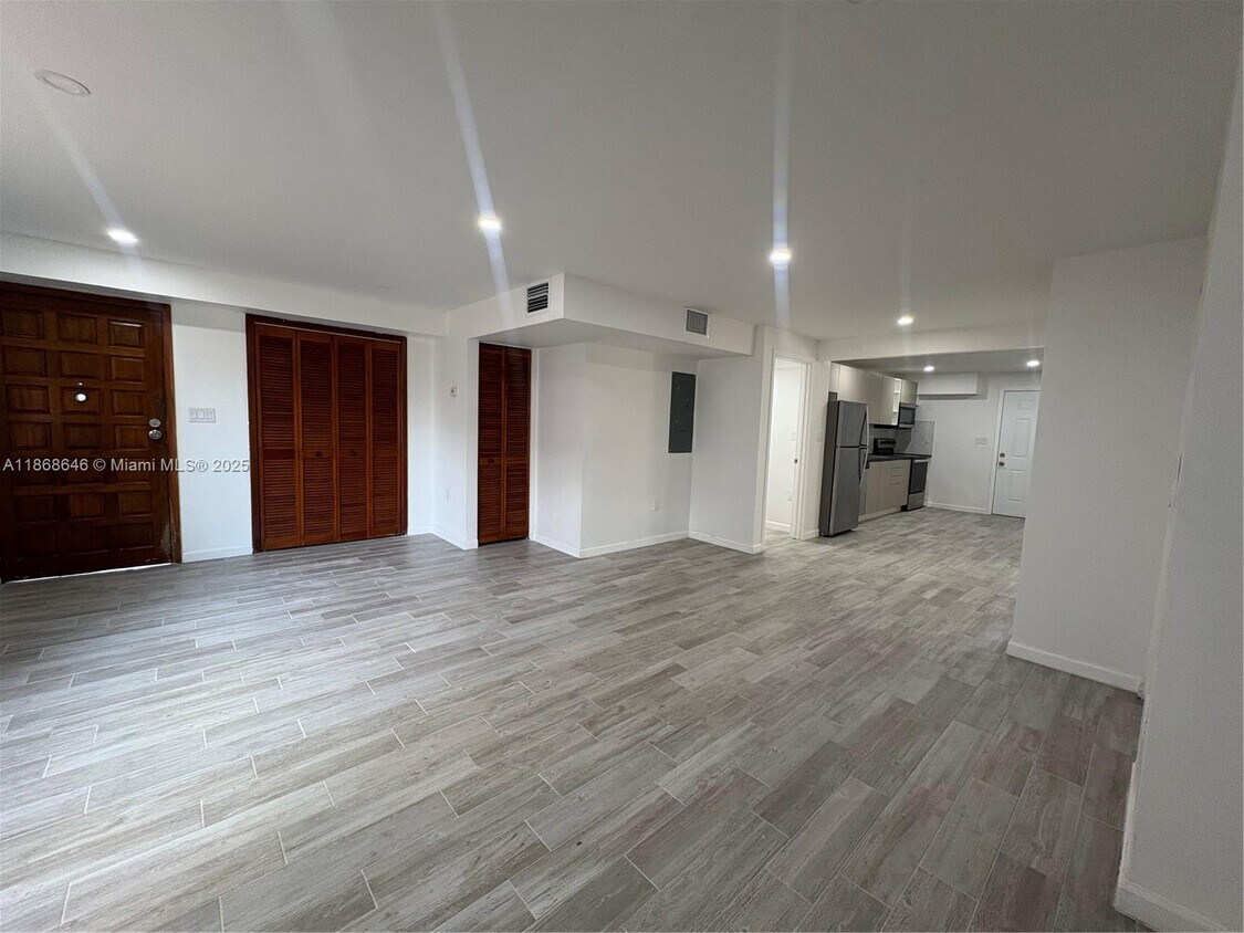 Foto principal - 3291 SW 25th St