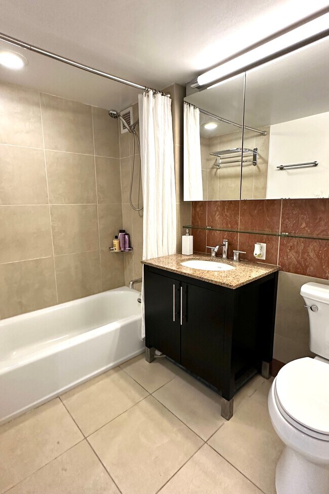 Foto del edificio - 555 W 23rd St