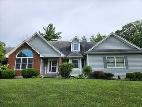 Building Photo - 5 Arrowood Ln