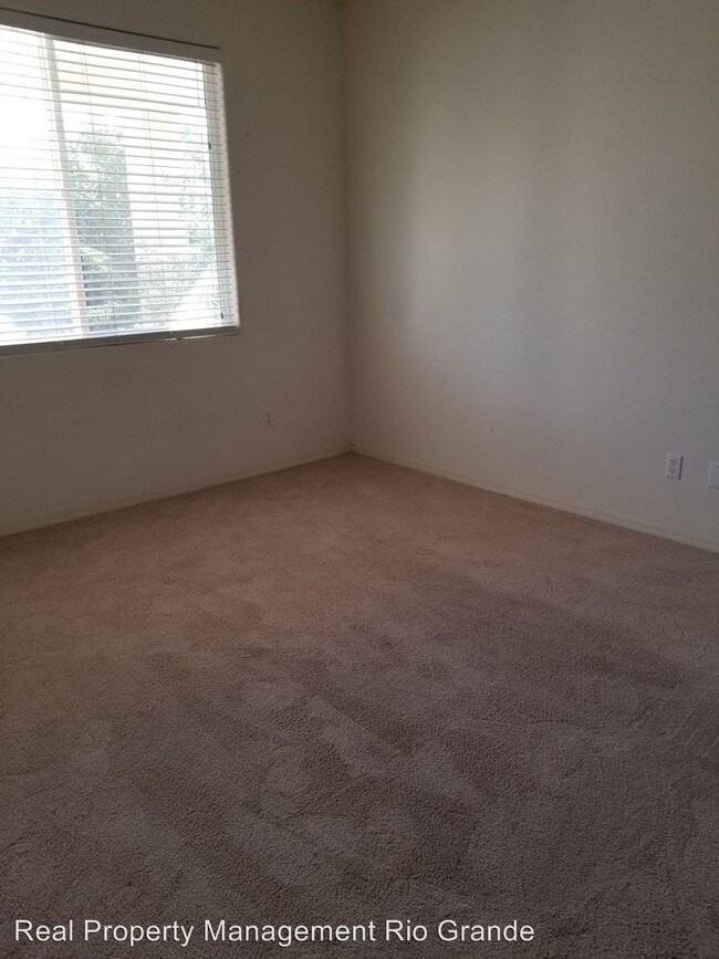 Foto del edificio - 10904 Desert Dreamer St NW