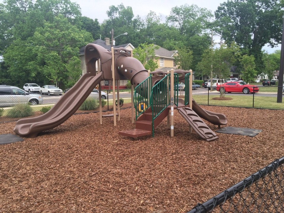 Área de juegos para niños - The Park at Wood Station