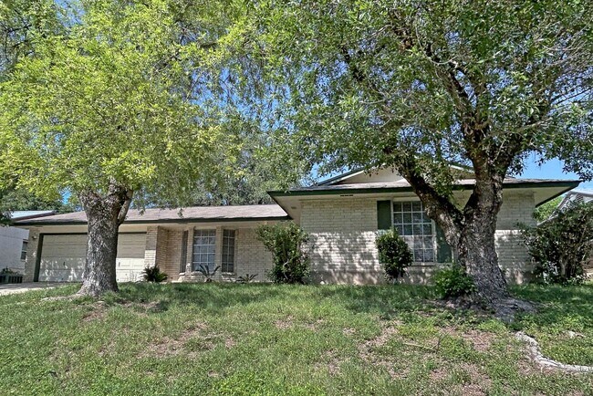 Foto del edificio - Charming 3-Bedroom Home in Sought-After Li...