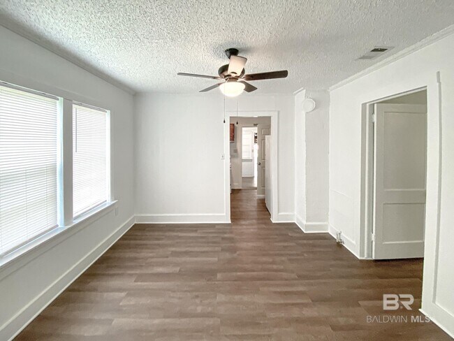 Foto del edificio - 5172 W Union Ave