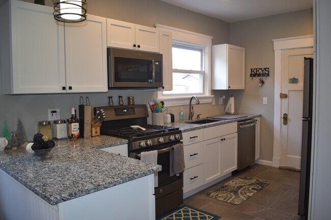 Building Photo - 3780 Ault Park Ave