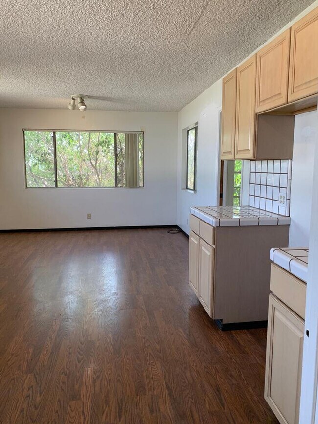 Kitchen - 1144 S Pine St