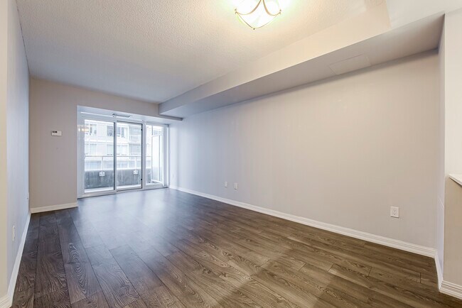 Photo du bâtiment - 65-865 E Liberty St