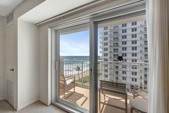 Foto del edificio - 3215 S Ocean Blvd