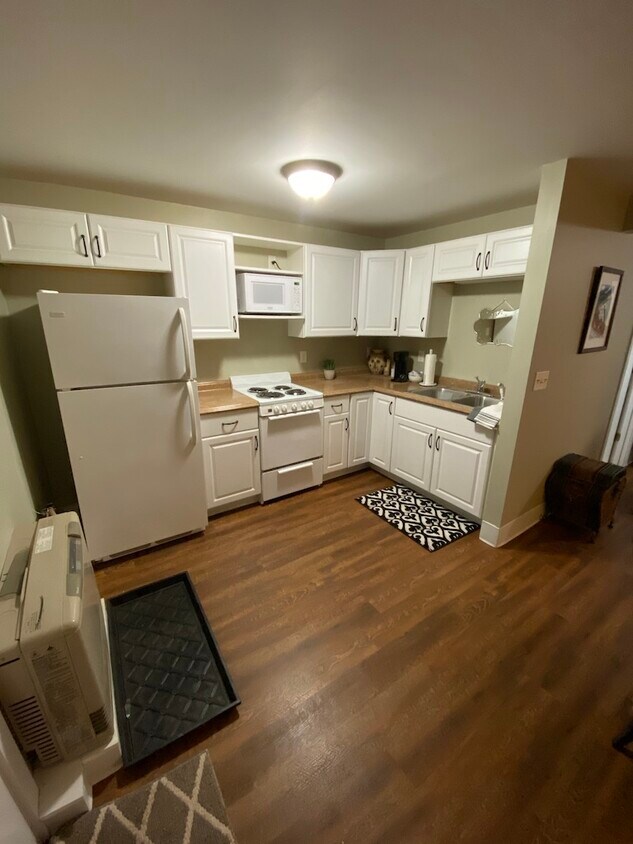 Foto principal - 402 Allen Rd