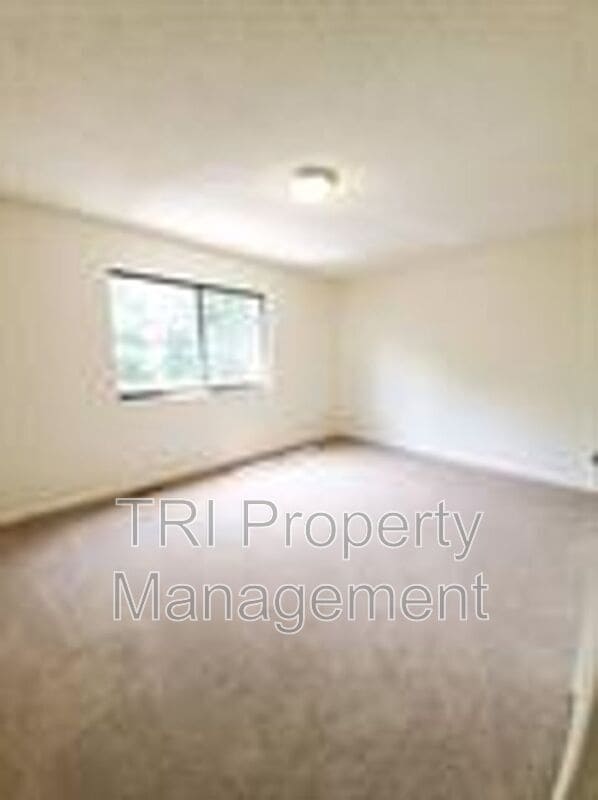 Building Photo - 2141 28th Ave Ct