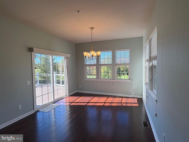 Building Photo - 537 Prizer Ct