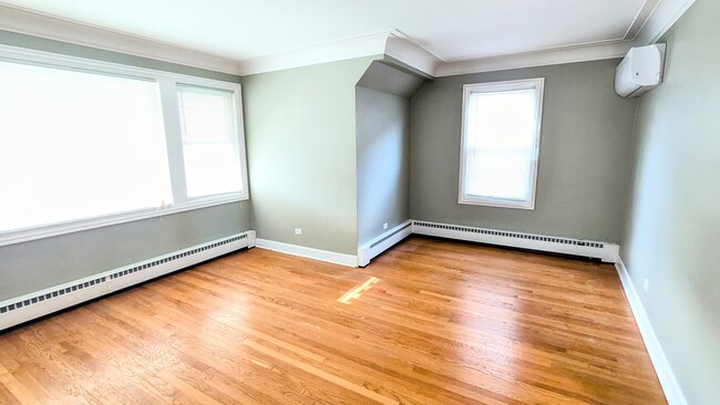 Foto del edificio - 4919 N Mason Ave