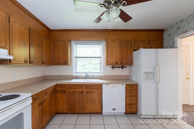 Foto del edificio - 1533 Bonnie Ln