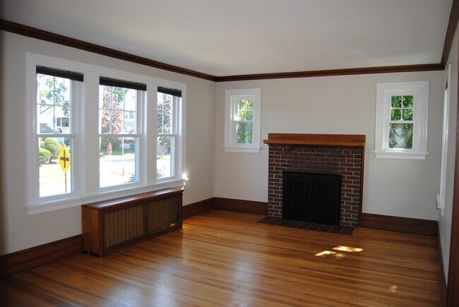 Building Photo - 88 Dalton Rd
