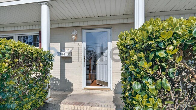 Foto del edificio - 324 Busher Rd