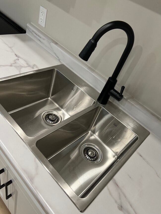 Photo du bâtiment - 788 Bryans Dr