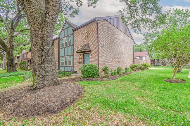 Building Photo - 10502 Hammerly Blvd