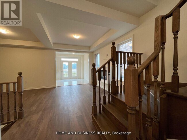 Photo du bâtiment - 50 Holcomb Ter