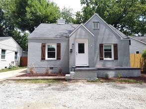 Building Photo - 1405 Shamrock Dr