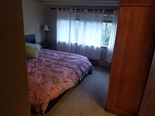Master bed connecting bath - 223 N 143rd St