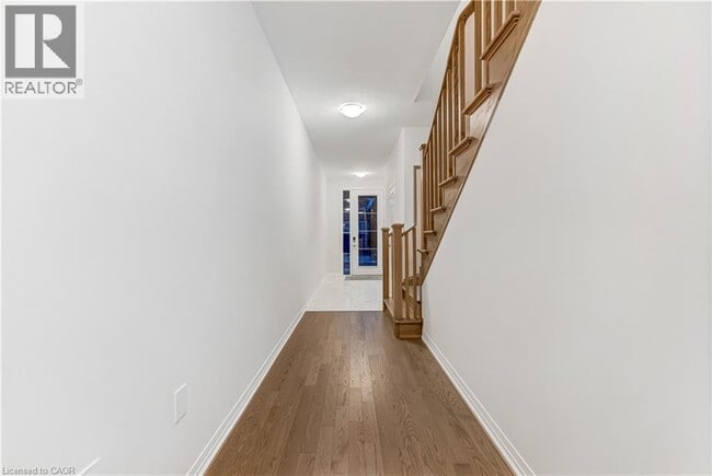 Building Photo - 29 Blacklock St