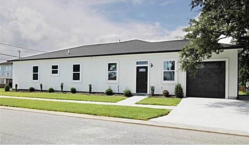 External view - 200 W Celestine St