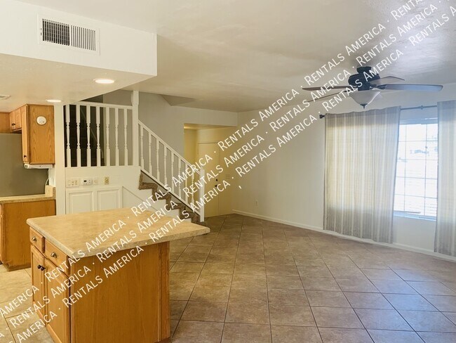 Building Photo - 2723 S Estrella Cir