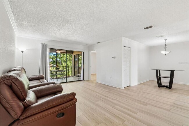 Foto del edificio - 10100 Sailwinds Blvd N