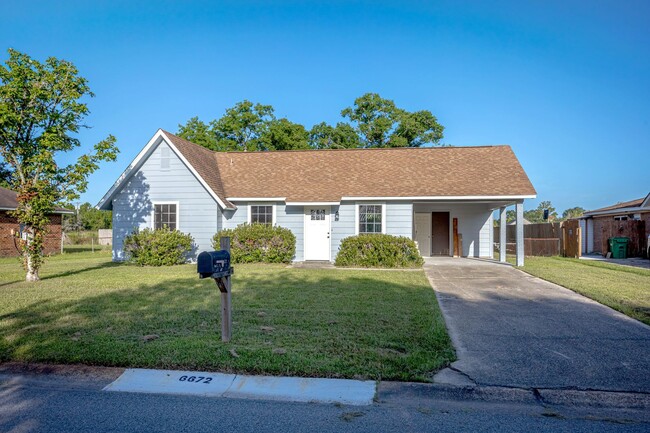 Building Photo - Charming 3-Bed, 1-Bath Home - Fully Remode...