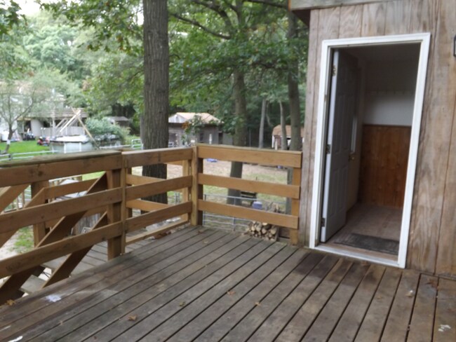 Foto del edificio - 55 Deer Path Rd