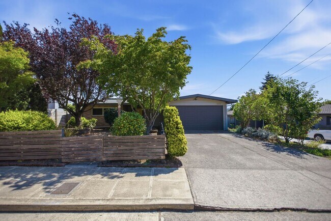 Foto del edificio - Spacious 4 Bed 2.5 Bath Home with Panoramic Views in Magnolia