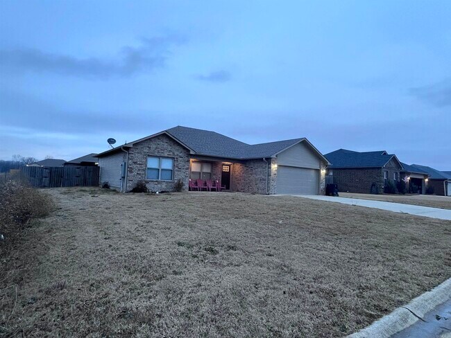 Building Photo - 14 Whitetail Dr