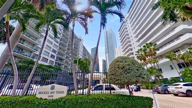 Foto del edificio - 1408 Brickell Bay Dr