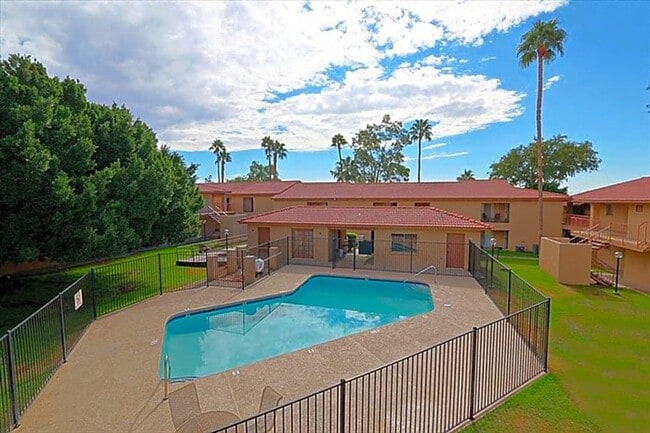 Interior Photo - Whispering Willows