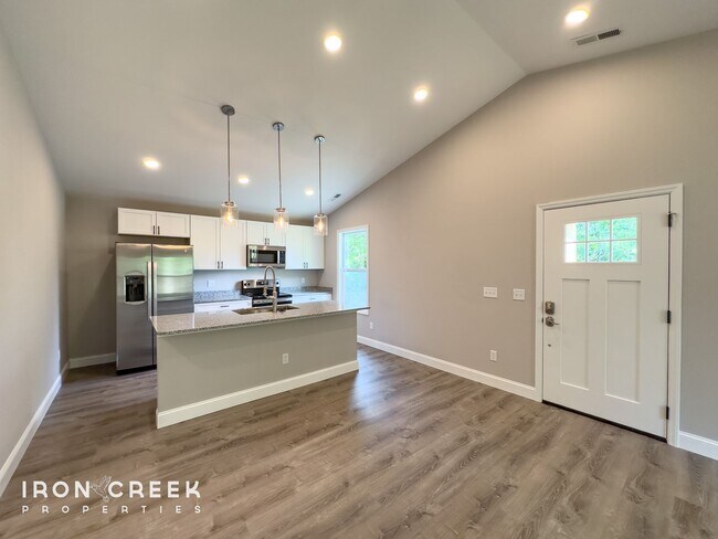 Foto del edificio - Beautiful New Construction Two-Bedroom in ...