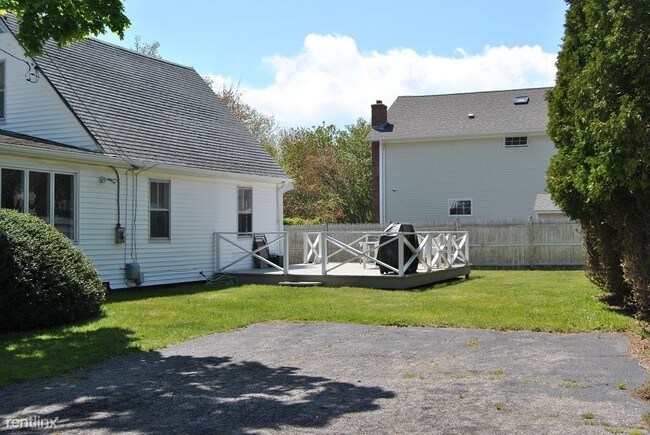 Building Photo - 21 Ashbrook Rd