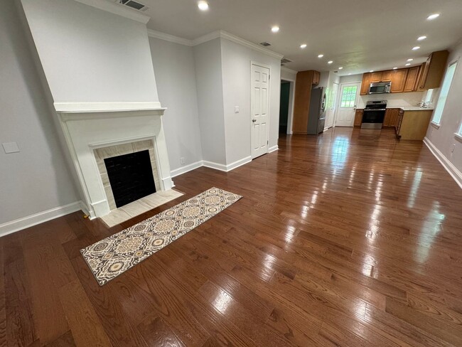 Foto del edificio - 2 Bedrooms, 2 Bathroom - Home in Downtown ...